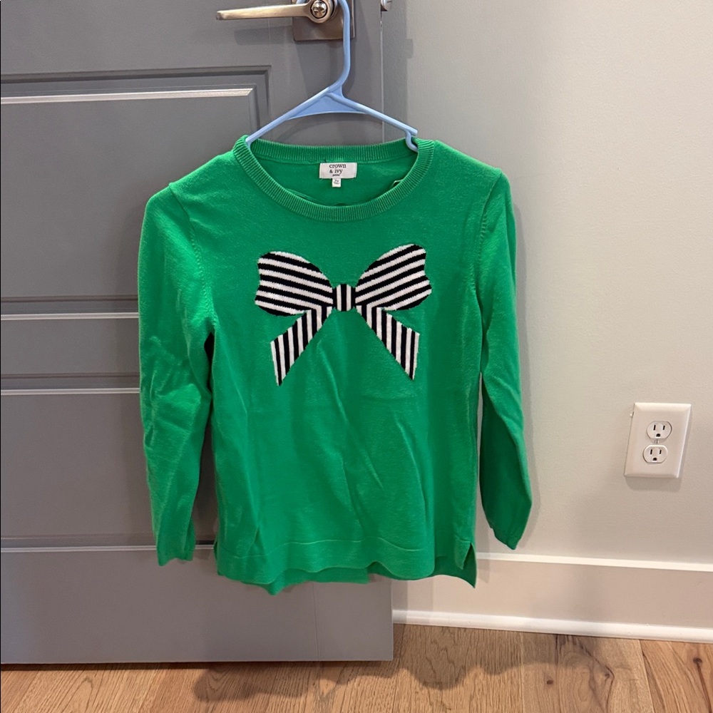 Crown & Ivy Green Sweater with Black and White Bow